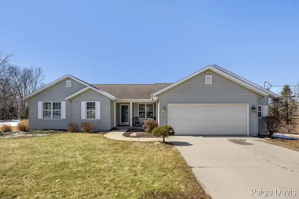 3025 Valley View Drive Ne, Rockford, MI 49341