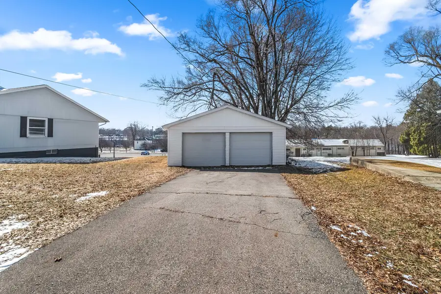 60 Griswold Street, Hillsdale, MI 49242 - #2