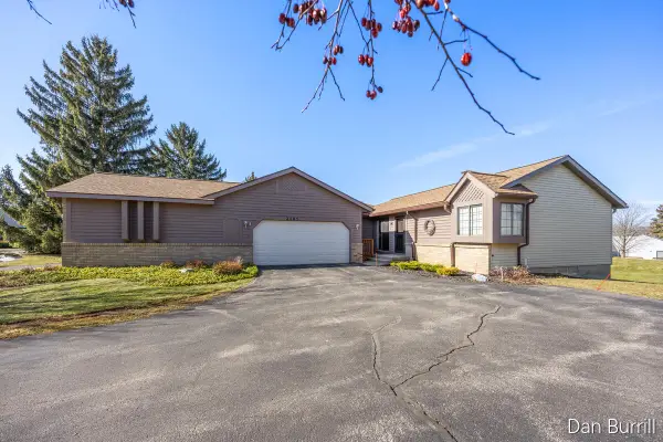 2285 Bridle Creek Street Se, Grand Rapids, MI 49508