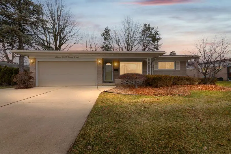 38706 Roycroft Street, Livonia, MI 48154 - #2