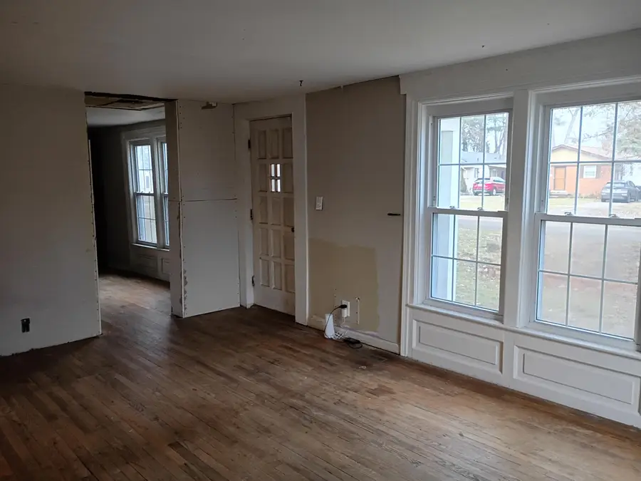 20411 Angling Street, Livonia, MI 48152 - #3