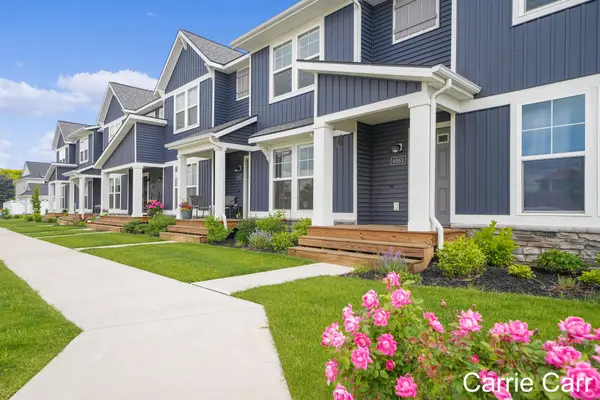 6857 Old Town Square, Rockford, MI 49341