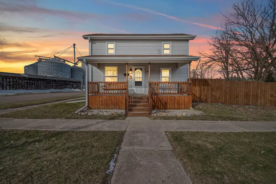 720 Hall Street, Eaton Rapids, MI 48827 - #2