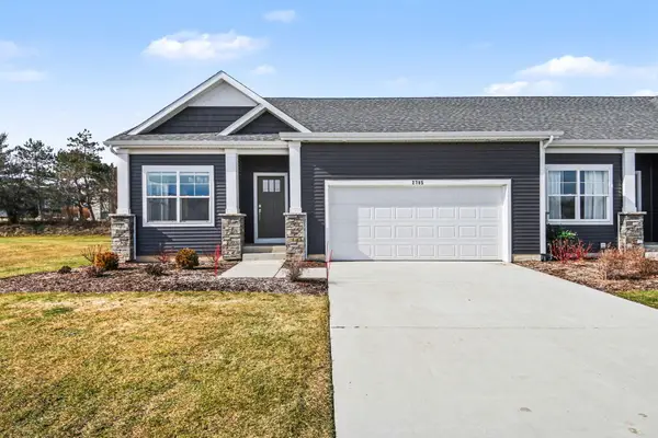 2785 W Cobblestone Court Se, Grand Rapids, MI 49512