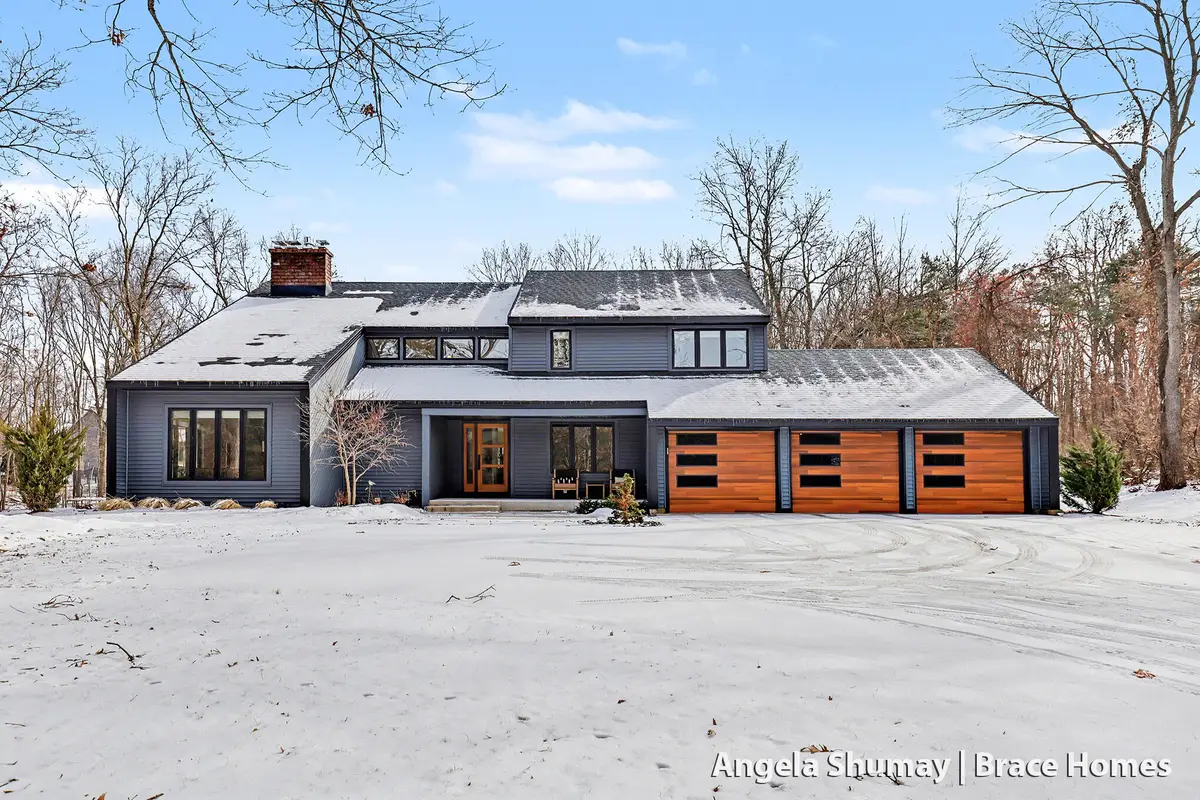 400 Greentree Lane Ne, Ada, MI 49301 - #1