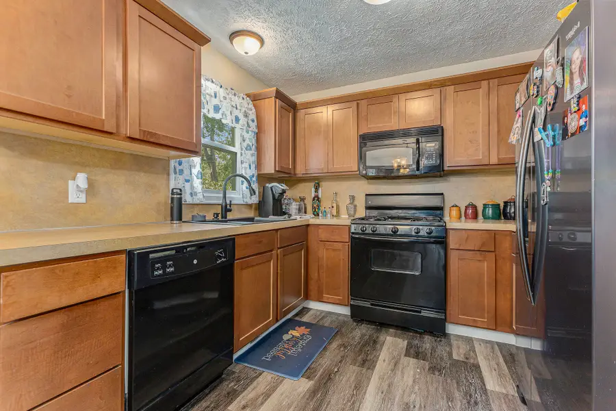 3848 Groveland Avenue Sw, Wyoming, MI 49519 - #3