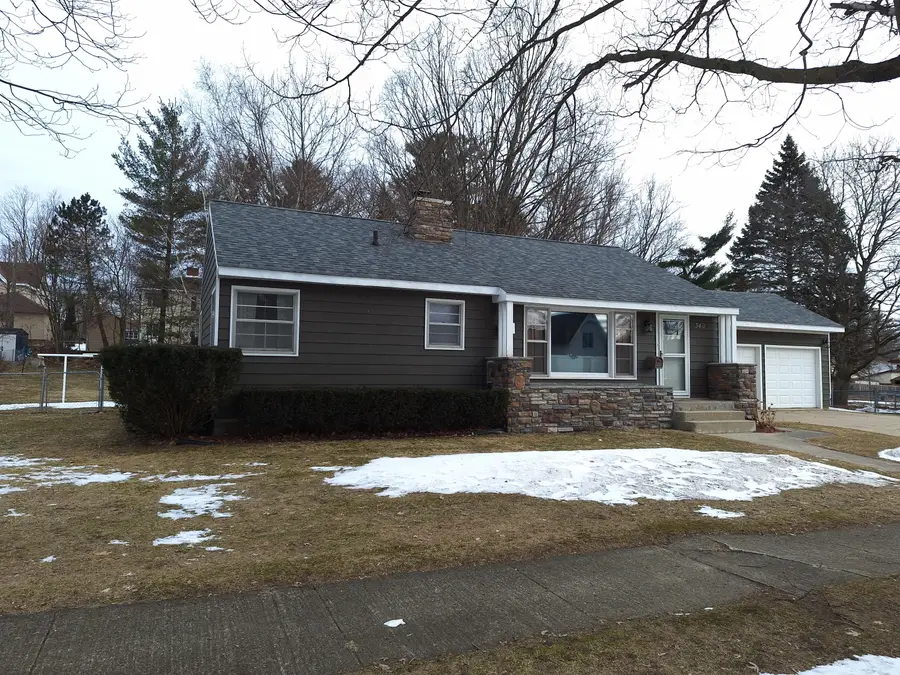 340 W Todd Avenue, Reed City, MI 49677 - #2
