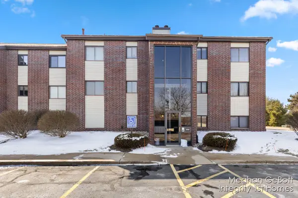 3280 Devonwood Hills Ne #6, Grand Rapids, MI 49525