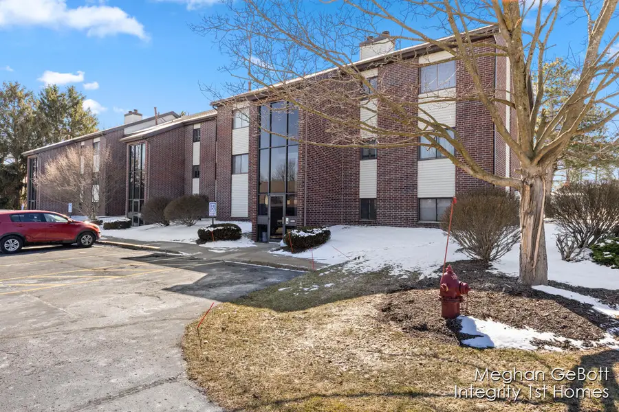 3280 Devonwood Hills Ne #6, Grand Rapids, MI 49525 - #2