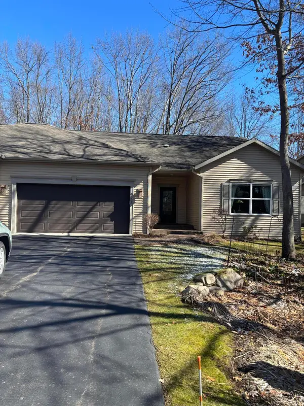 9335 The Woodlands Trail #6, Portage, MI 49002