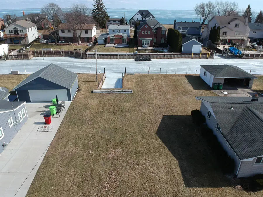 37500 Lakeville Street, Harrison Township, MI 48045 - #2