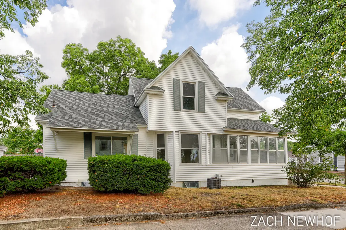 430 Washington Avenue, Holland, MI 49423 - #1