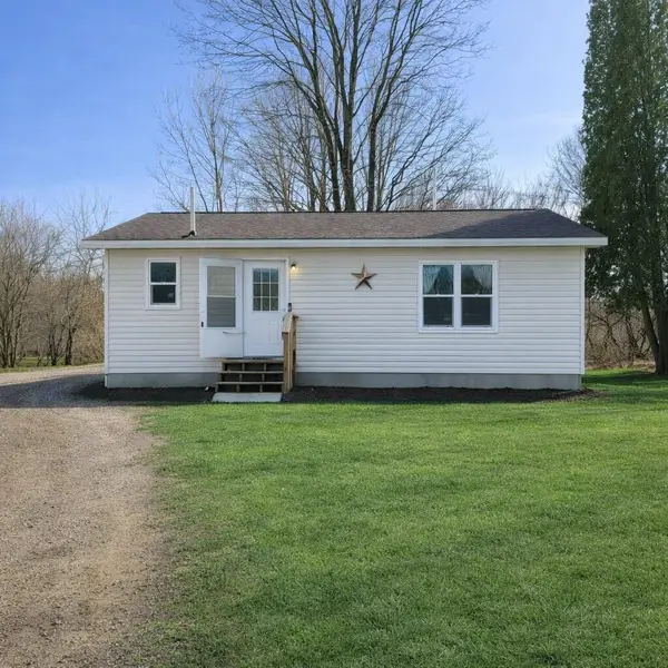 4250 Mud Lake Road, Bellevue, MI 49021