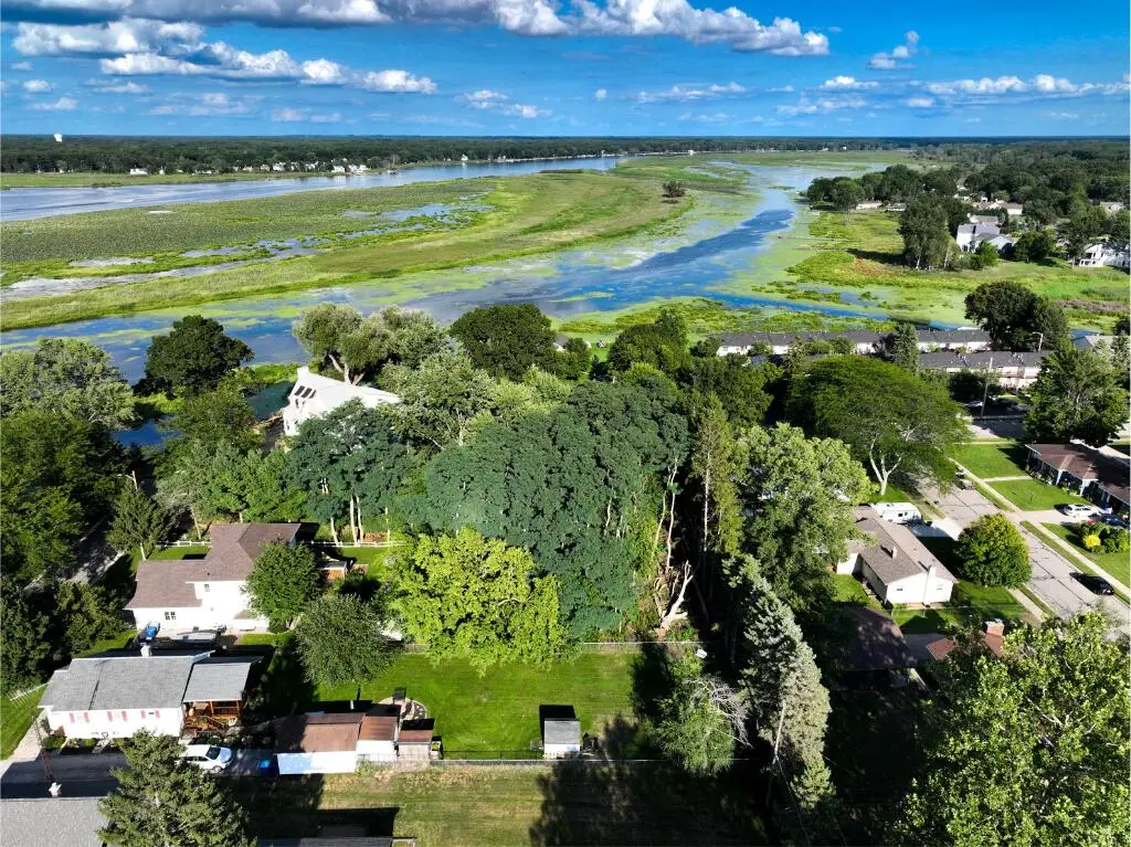 411 Gidley Circle, Grand Haven, MI 49417 - #1