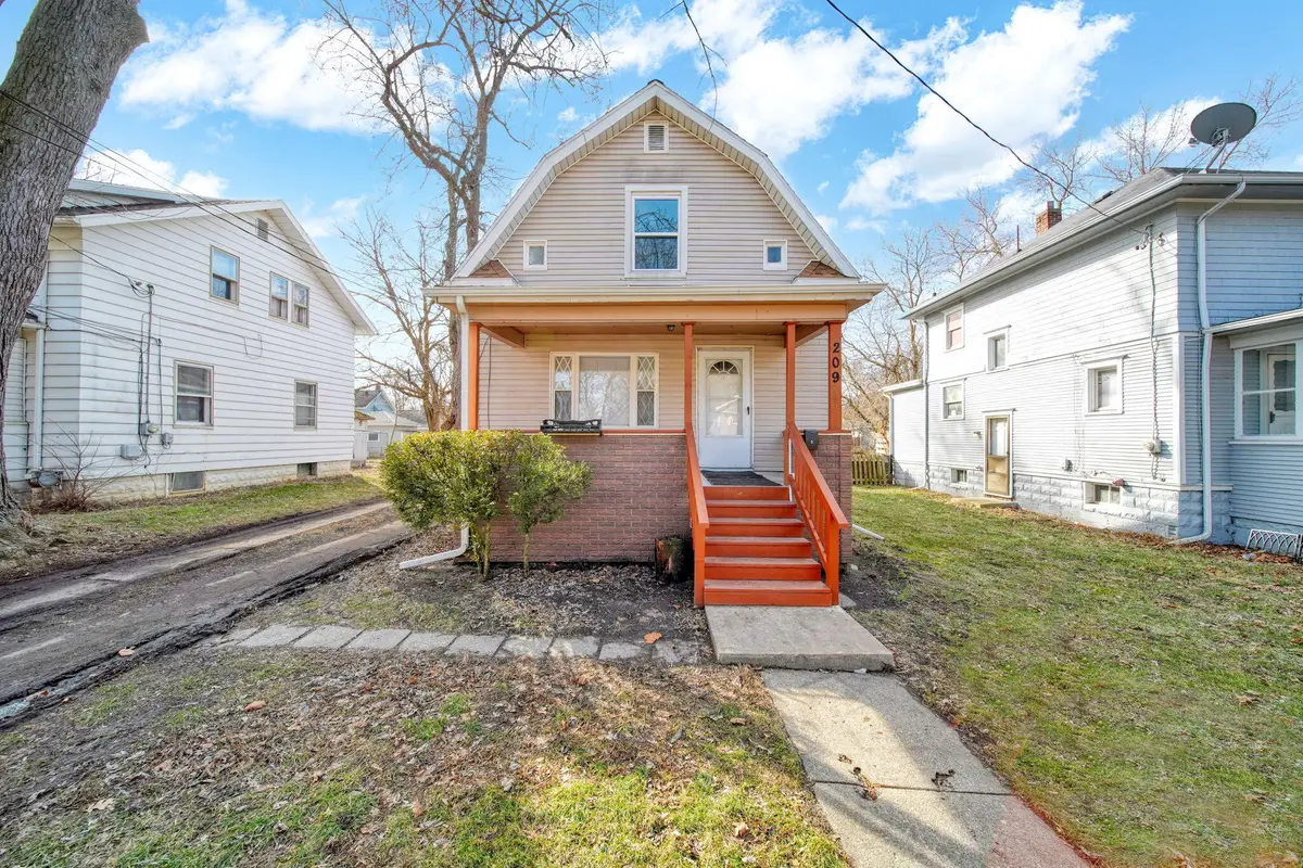 209 W High Street, Jackson, MI 49203 - #1