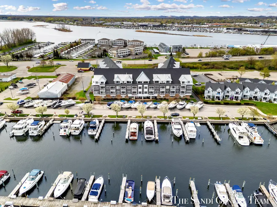 917 W Savidge Street #15, Spring Lake, MI 49456 - #3
