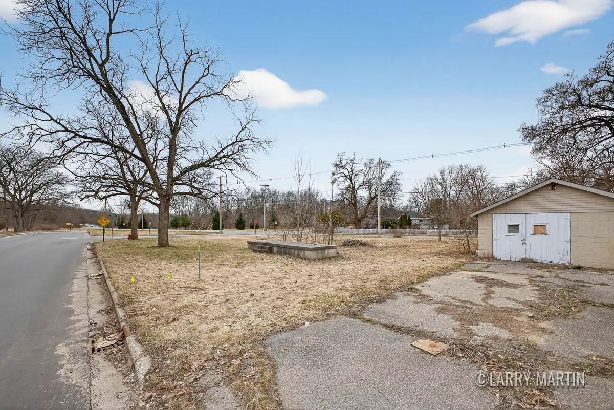 222 S Division Street, Lowell, MI 49331 - #1