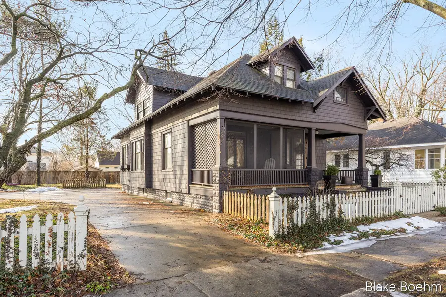 202 E 26th Street, Holland, MI 49423 - #2