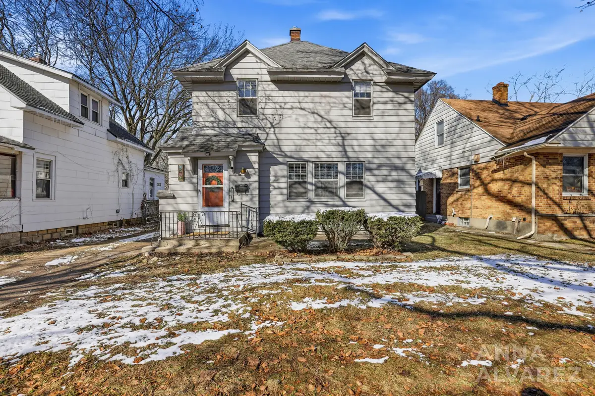 1017 Lake Michigan Drive Nw, Grand Rapids, MI 49504 - #1