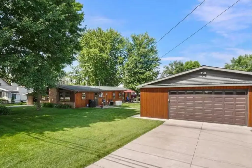 427 Iroquois Avenue, Prudenville, MI 48651 - #1