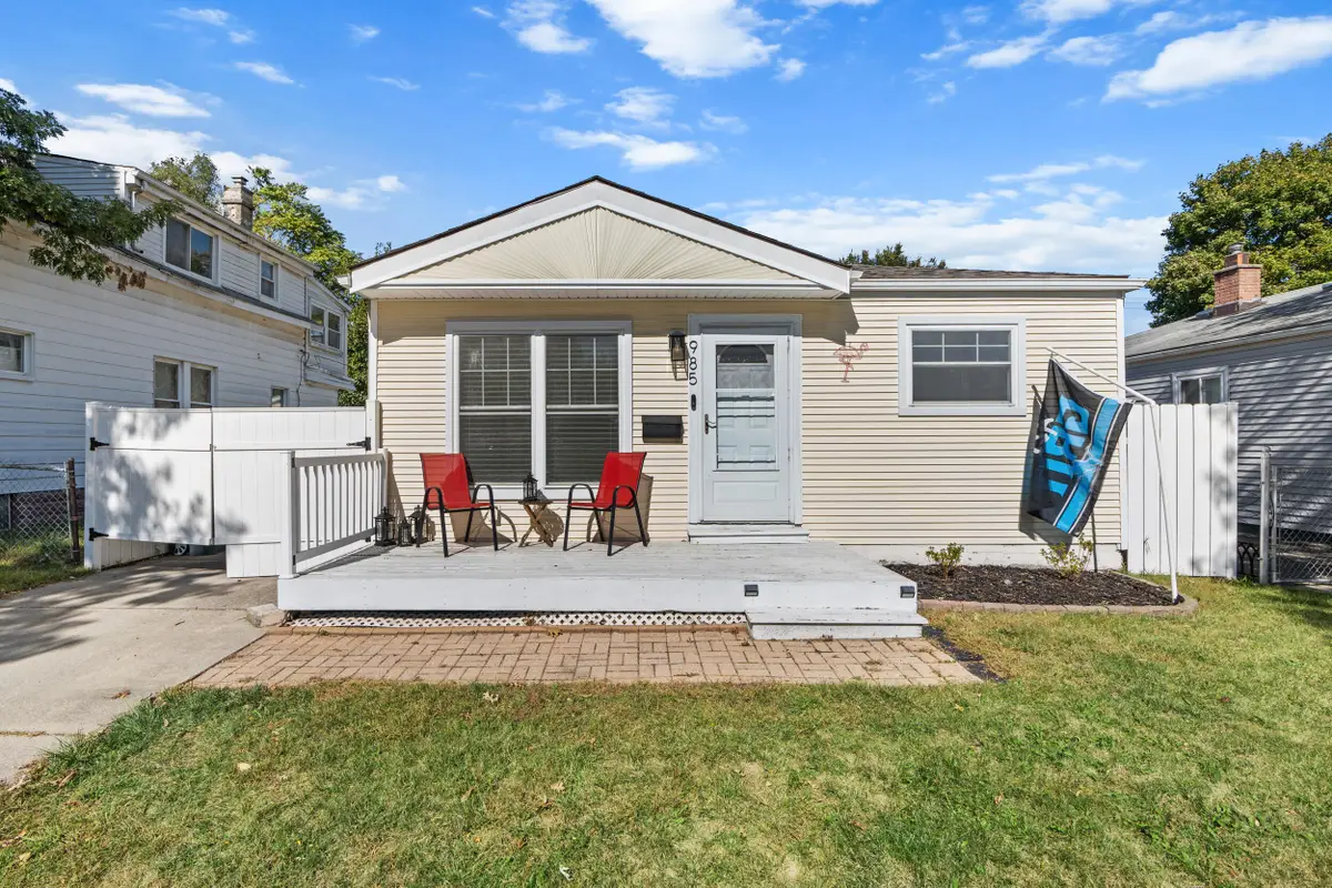 985 E Jarvis Avenue, Hazel Park, MI 48030 - #1