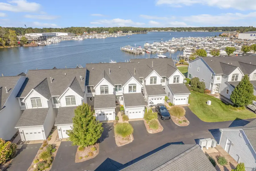 943 W Savidge Street, Spring Lake, MI 49456 - #2