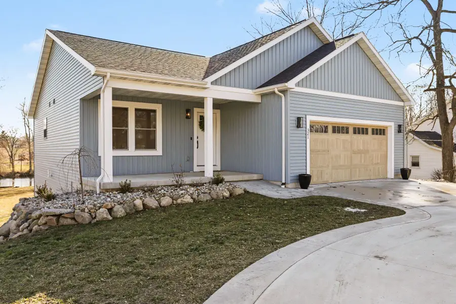 321 W High Street, Union City, MI 49094 - #3