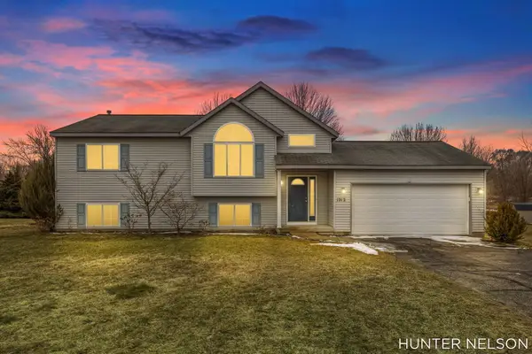 1212 South Hill Drive Nw, Sparta, MI 49345