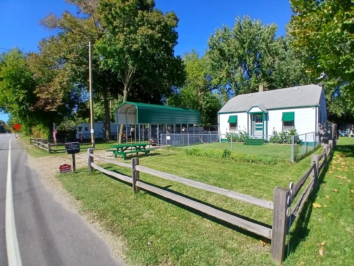 1053 E Empire Avenue, Benton Harbor, MI 49022 - #1