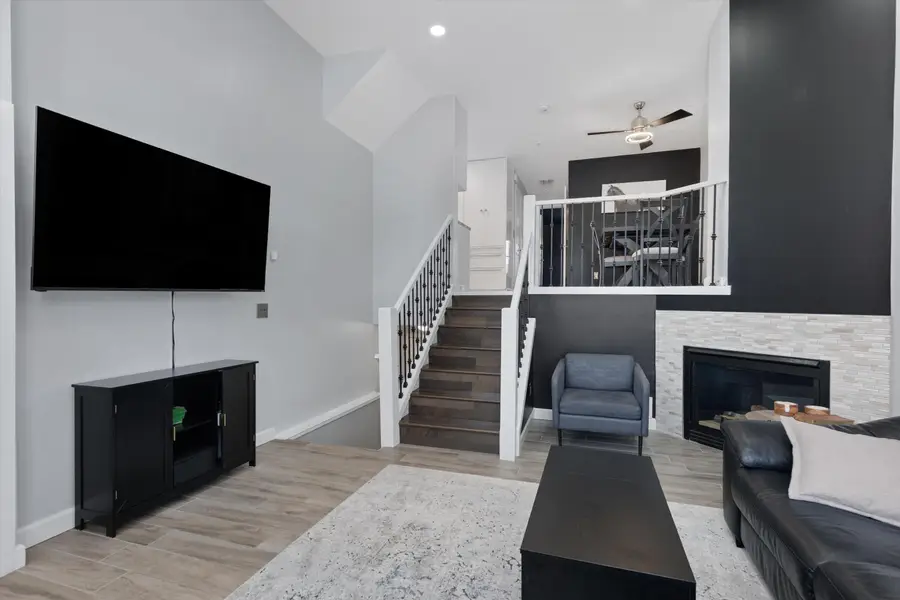 29374 Glen Oaks Boulevard W, Farmington Hills, MI 48334 - #3