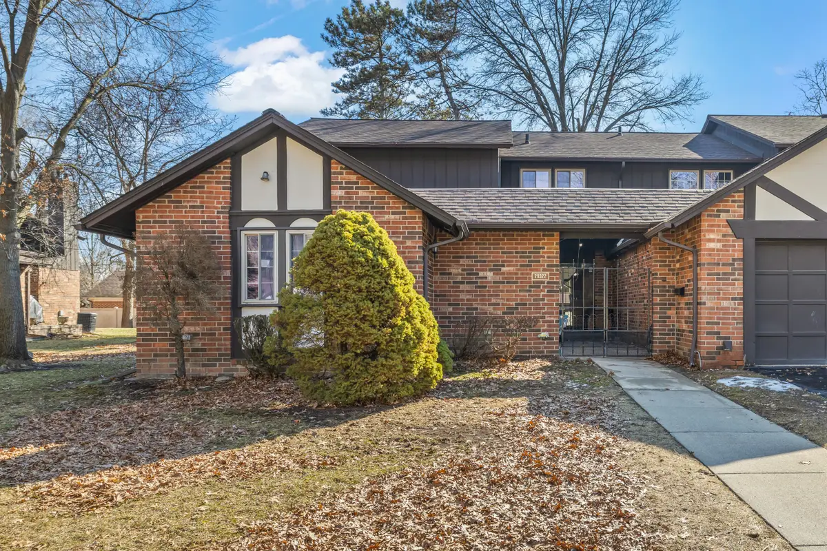 29322 Wellington Road W #111, Southfield, MI 48034 - #1