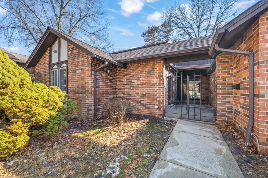 29322 Wellington Road W #111, Southfield, MI 48034 - #3