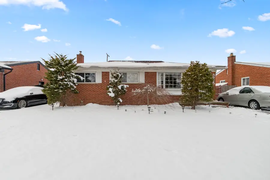 5845 Plainfield Street, Dearborn Heights, MI 48127 - #3