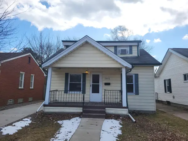 22032 Elizabeth Street, Saint Clair Shores, MI 48080