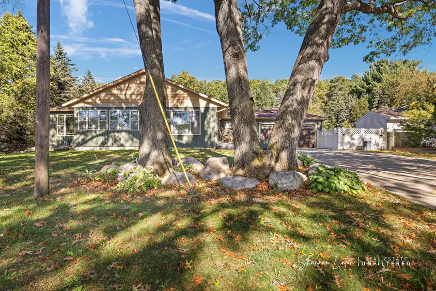 15777 Rannes Street, Spring Lake, MI 49456 - #2