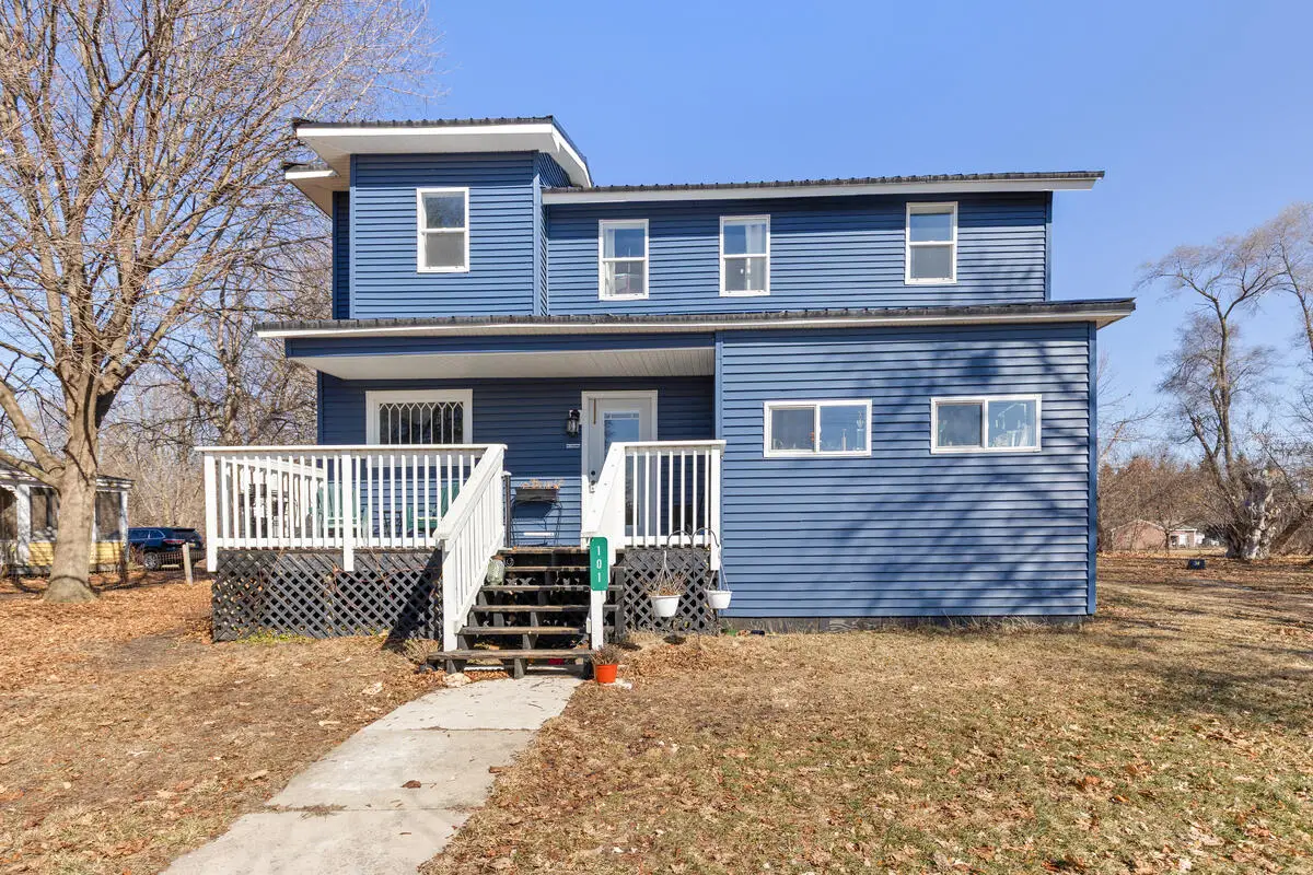 101 River Court, Saint Louis, MI 48880 - #1