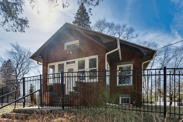 230 S Willard Street, New Buffalo, MI 49117