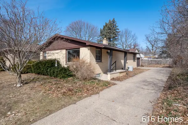 937 Lamberton Street Ne, Grand Rapids, MI 49505