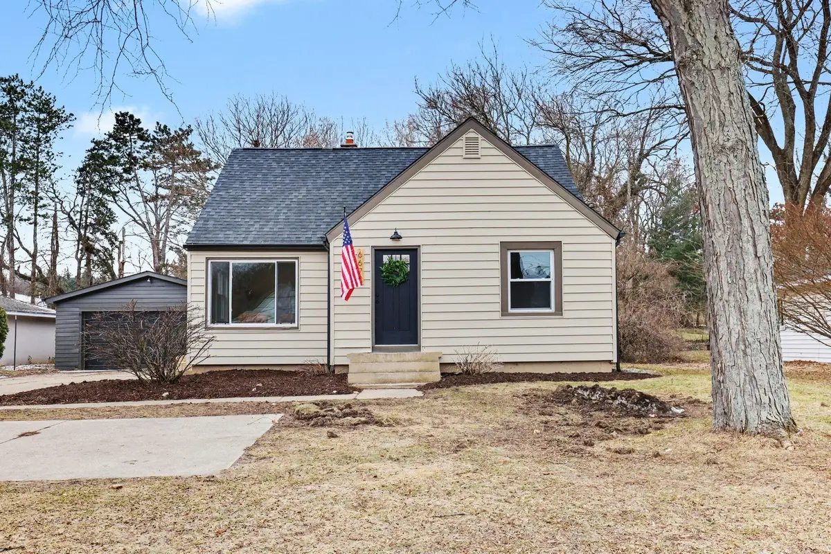 6672 Cascade Road Se, Grand Rapids, MI 49546 - #1