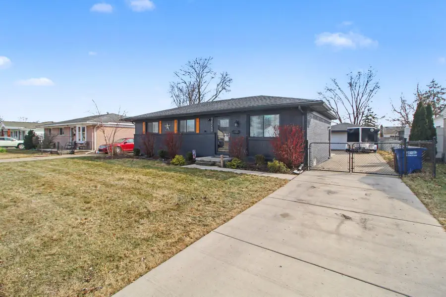 38249 N Jean Court, Westland, MI 48186 - #3