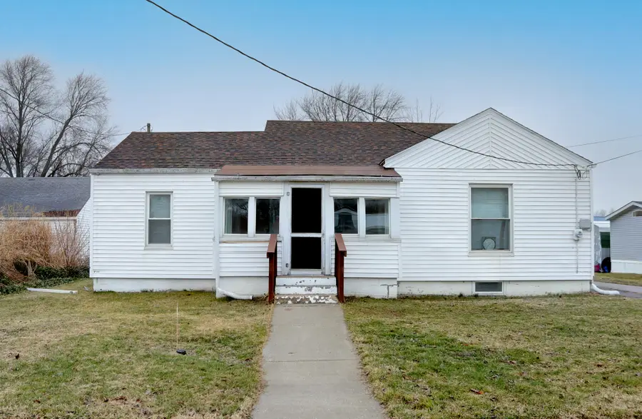 321 E Center Street, Coloma, MI 49038 - #2