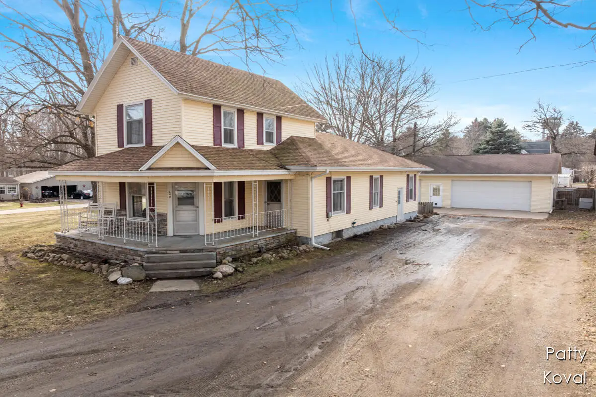 242 S Maple Street, Freeport, MI 49325 - #1