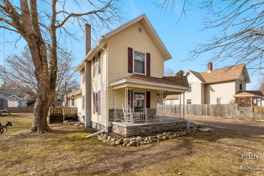 242 S Maple Street, Freeport, MI 49325 - #3