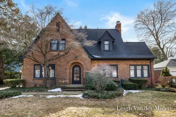 414 Cheshire Drive Ne, Grand Rapids, MI 49505