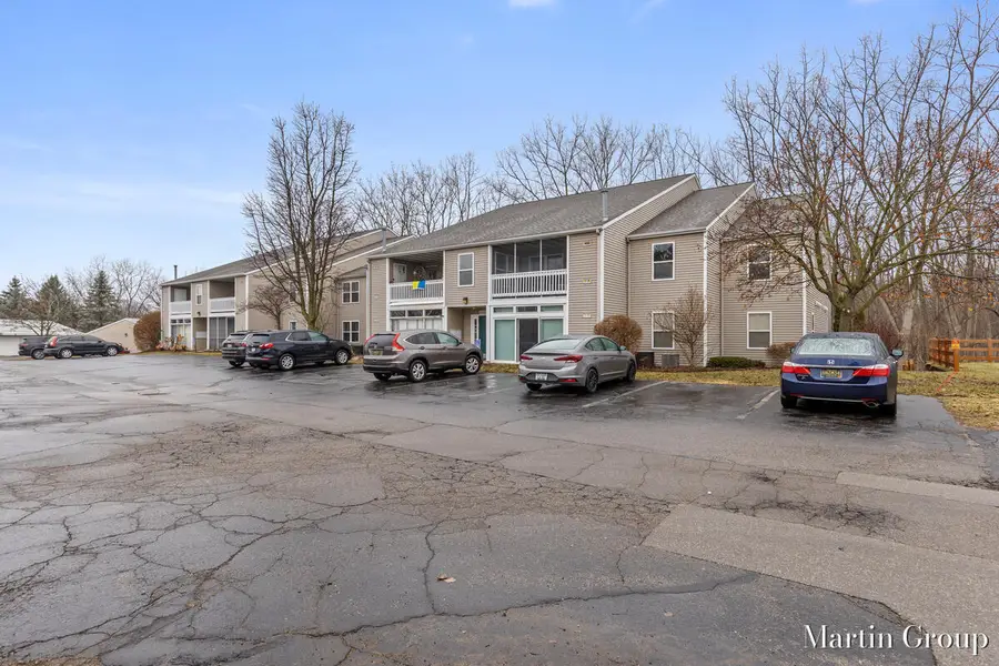 3101 Poplar Creek Drive Se #103, Grand Rapids, MI 49512 - #2