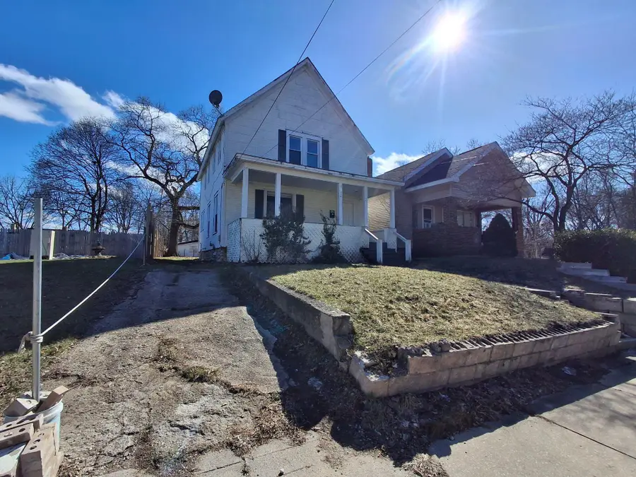 490 E Emmett Street E #3, Battle Creek, MI 49017 - #2