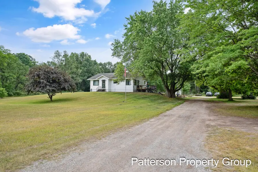 6825 Heights Ravenna Road, Fruitport, MI 49415 - #2