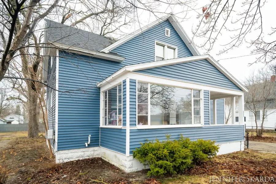 296 W Larch Avenue, Muskegon, MI 49441 - #2