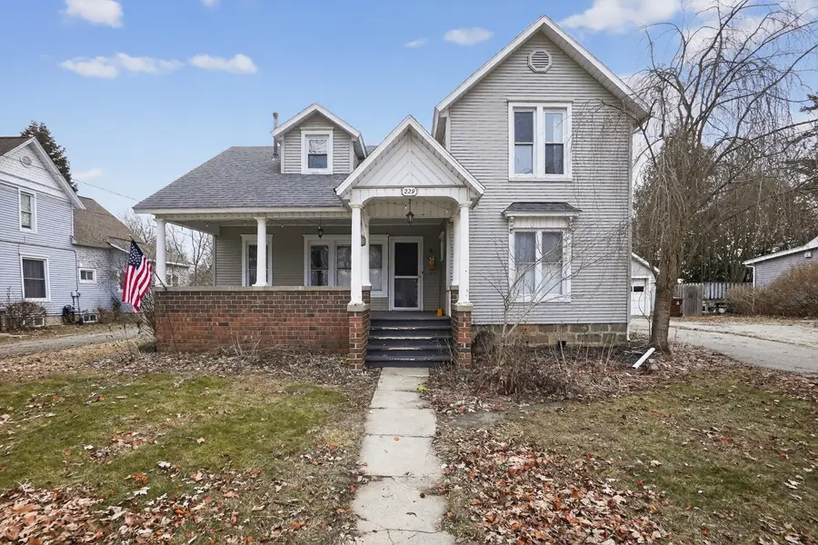 229 S Jeffery Street, Ithaca, MI 48847 - #3