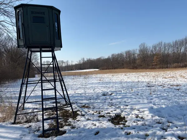 N Carlson Road, Parma, MI 49269